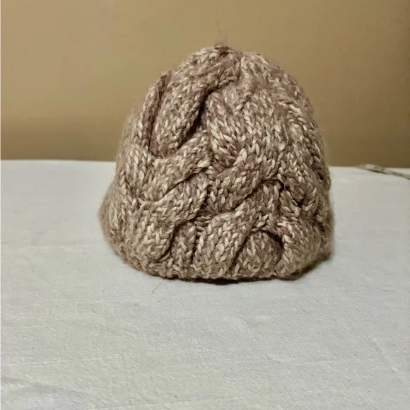 Aerie Super Warm Chunky Knit Beanie Hat - Picture 6 of 9